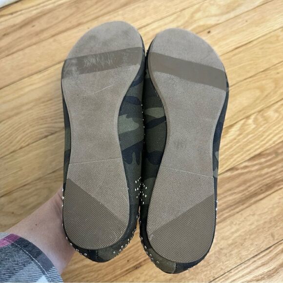 Olsenboye size 9.5 camo flats with rhinestones - Picture 6 of 6